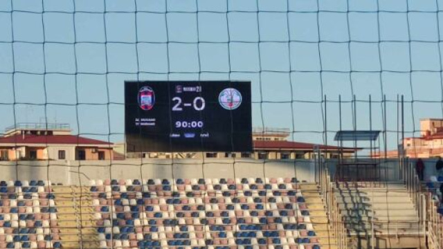 Il Crotone batte per 2-0 il Monopoli all'Ezio Scida - &copy; Francesco Trabassi