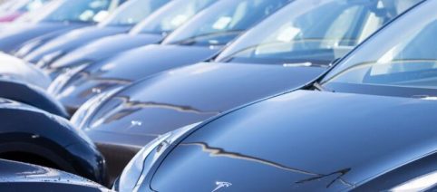 Tesla in crisi in Europa: le vendite crollano mentre Musk si sposta sempre più a destra