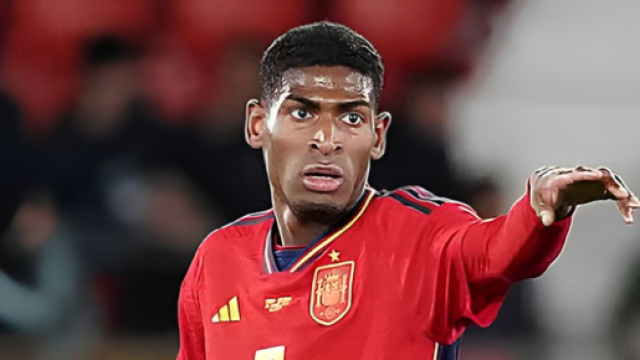 Christian Mosquera con la maglia della Spagna &copy; Instagram