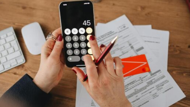 La calcolatrice su uno smartphone &copy; Pexels.com