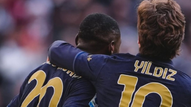 Kolo Muani mentre esulta insieme a Kenan Yildiz - Foto Profilo &copy; Instagram Kolo Muani