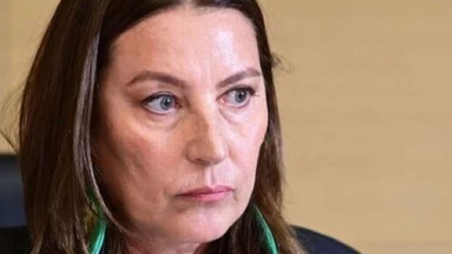 Il personaggio di Guzide in Tradimento &copy; Canale 5.