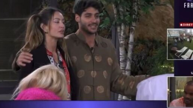 In foto Helena e Javier al Grande fratello &copy; Mediaset.