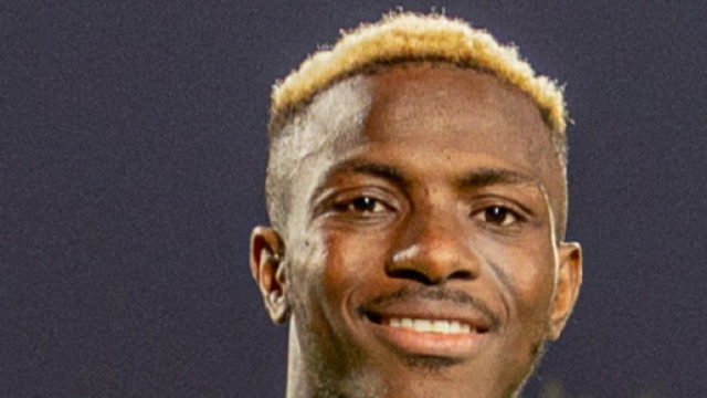 L'attaccante Victor Osimhen con la divisa della Nigeria &copy; Instagram