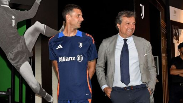Thiago Motta e Cristiano Giuntoli &copy; X