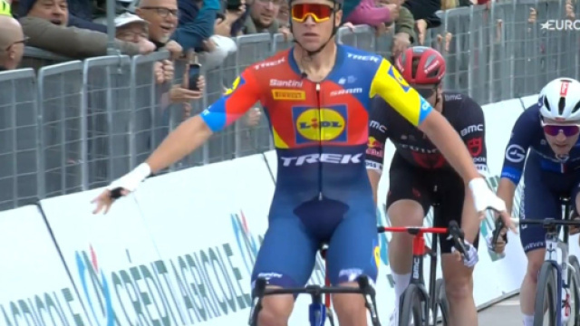 Jonathan Milan vince a Follonica- &copy; Screenshot Eurosport
