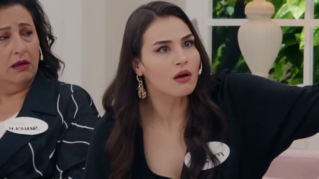 Yeşim Denizeren (Asena Girişken) e İlknur G&uuml;lsoy (&Ouml;zlem Tokaslan) &copy; Aldatmak (Tradimento) Mediaset