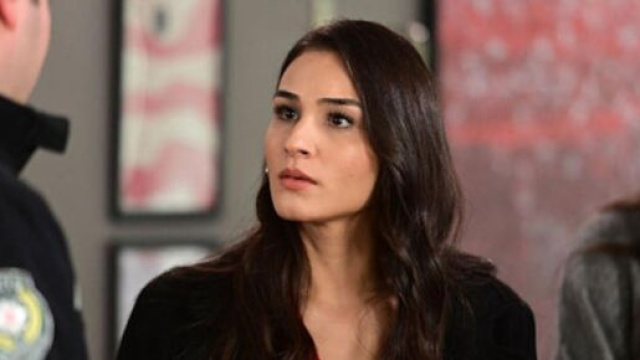 Yesim in una scena di Tradimento &copy; Mediaset.