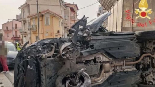 Incidente stradale nel catanzarese - &copy; Vigili del Fuoco.