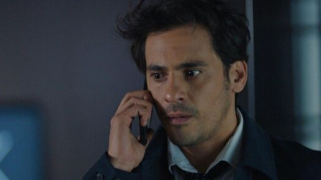 Tolga in una scena di Tradimento &copy; Canale 5.