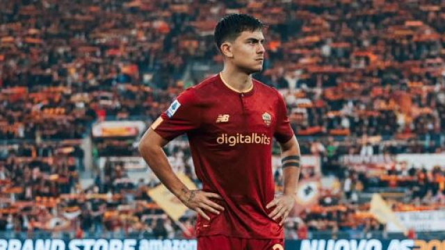 Paulo Dybala con la maglia della Roma &copy; Immagine Profilo Facebook Dybala