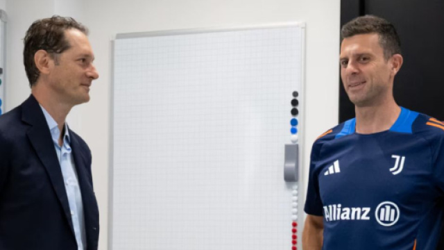 John Elkann, CEO di Exor e Thiago Motta, allenatore della Juventus. Foto &copy; Juventus