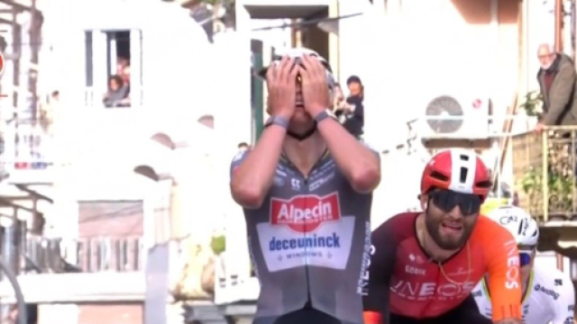 Mathieu Van der Poel vince la Milano - Sanremo - &copy; Screenshot Eurosport