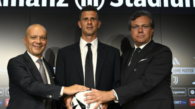Maurizio Scanavino, Thiago Motta e Cristiano Giuntoli. Foto &copy; Juventus