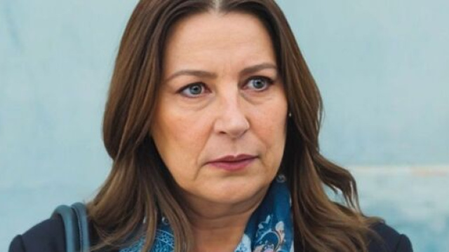 Il personaggio di Guzide in Tradimento &copy; Mediaset.