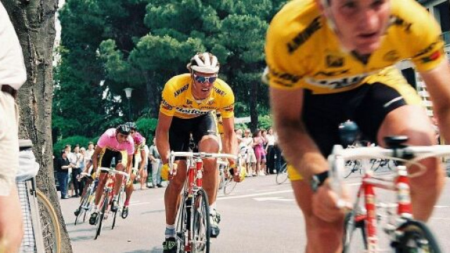 Mario Cipollini durante il Giro d'Italia del 1991, in una foto di repertorio. &copy; Immagine Wikipedia