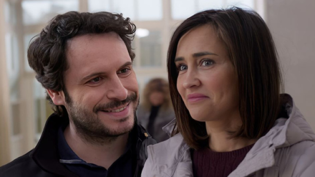 Marco Restucci (Rocco Tedeschi) e Viola Bruni (Ilenia Lazzarin) &copy; Un Posto al Sole Rai.png