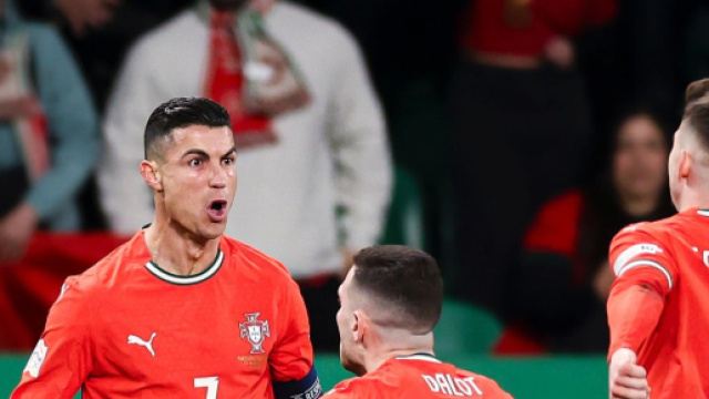 CR7 esulta con Dalot e Conceicao foto profilo Facebook&copy;