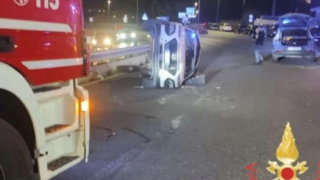Incidente stradale a Catanzaro - &copy; Vigili del Fuoco di Catanzaro