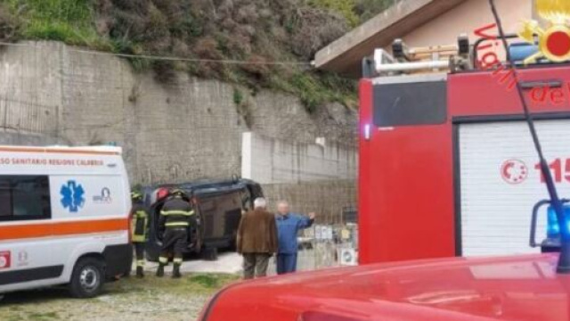 Incidente stradale a Catanzaro - &copy; Vigili del Fuoco di Catanzaro