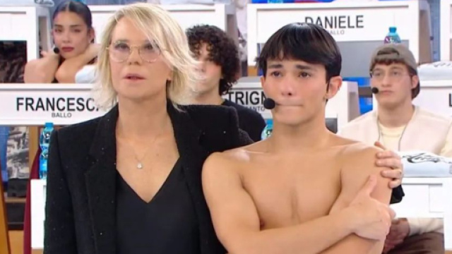 Maria De Filippi e Daniele - screenshot &copy; Canale 5.