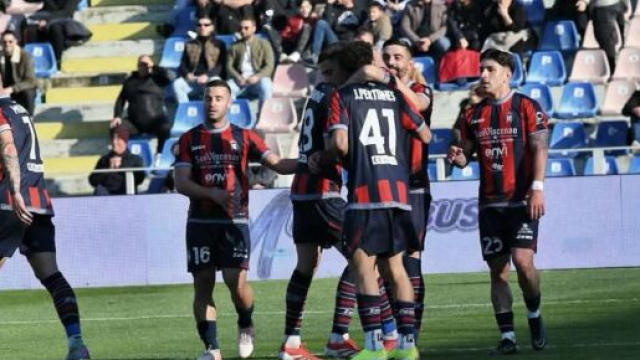 Un momento di gioco del Crotone &copy; Facebook