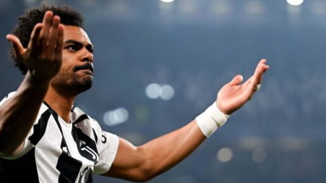 Renato Veiga sotto la curva della Juventus &copy;️ X