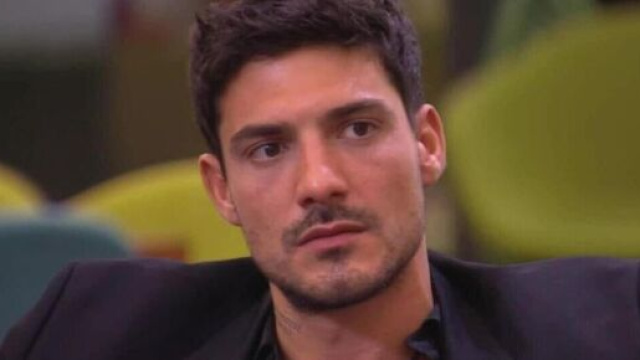 Lorenzo Spolverato in una scena del Grande Fratello &copy; Mediaset