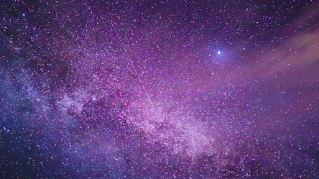 Un cielo stellato e violetto (&copy;pixabay)