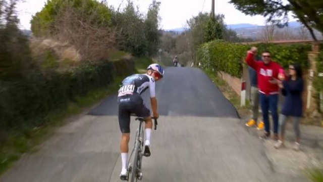 Tom Pidcock alla Strade Bianche - &copy; Screenshot Eurosport.