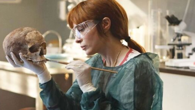 Miriam Dalmazio in una scena di Costanza &copy; Rai 1.