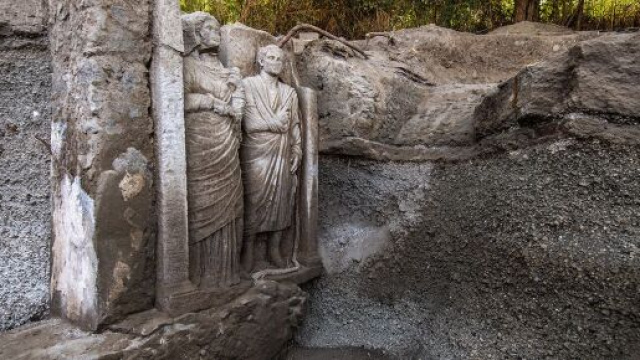 Scultura di Porta Sarno al Parco Archeologico di Pompei Foto &copy; Alfio Giannotti