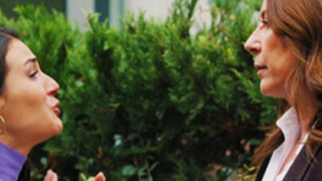 Yesim e Guzide screenshot &copy; Tradimento.