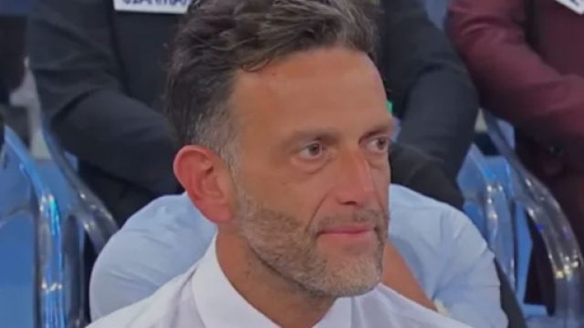 Giovanni Siciliano in una puntata di Uomini e donne &copy; Mediaset