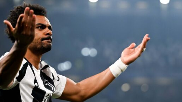 Renato Veiga incita la curva della Juventus &copy;️ X