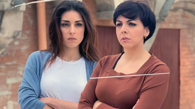Serena Cirillo (Miriam Candurro) e Mariella Altieri (Antonella Prisco) &copy; Un Posto al Sole Rai.