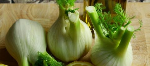 Finocchio gratinato ai formaggi, un contorno invitante e ricco di gusto