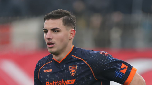 Nikola Krstović con la maglia del Lecce &copy; profilo Instagram nikolakrstovic9