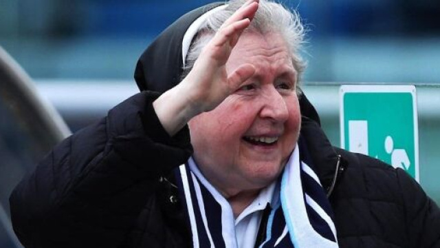 Suor Paola, allo stadio a vedere la Lazio &copy; X