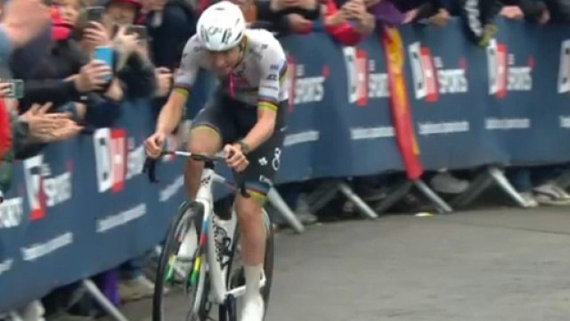 Tadej Pogačar sul Muro di Huy - &copy; Screenshot Eurosport.