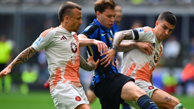 Nicol&ograve; Barella con Angelino e Gianluca Mancini. Foto &copy; Inter