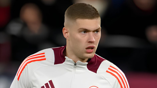 Artem Dovbyk con la maglia della Roma &copy; profilo Instagram tema_dovbyk.
