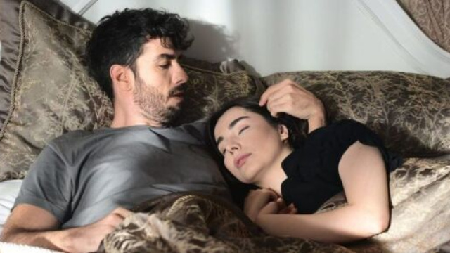 Behram e Oylum in una scena di Tradimento &copy; Mediaset.