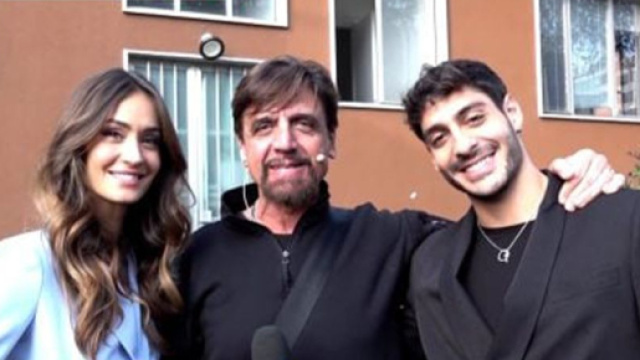 Helena Prestes riceve il Tapiro d'oro &copy; Striscia la notizia - Mediaset