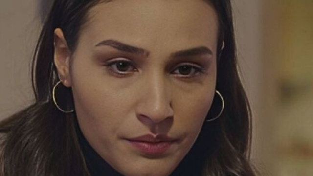 Yesim in una scena di Tradimento &copy; Mediaset.