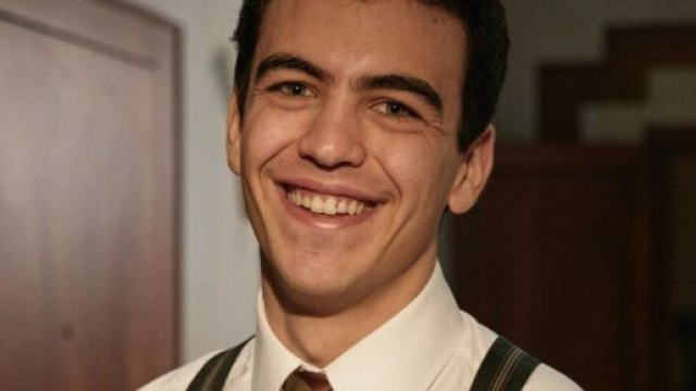 Andrea Savorelli nei panni di Pietro ne &copy; Il Paradiso delle signore