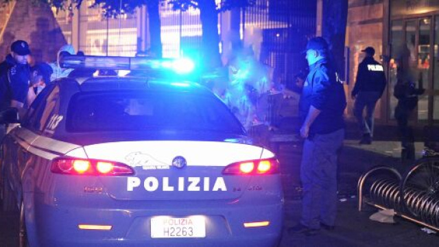 Agenti in azione &copy; Polizia di Stato