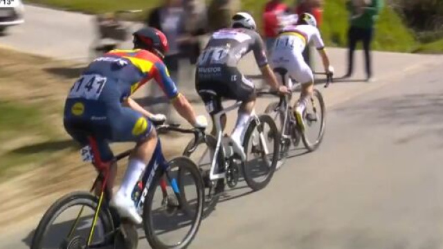 Pogacar, Van der Poel e Pedersen al Giro delle Fiandre - &copy; Screenshot Eurosport