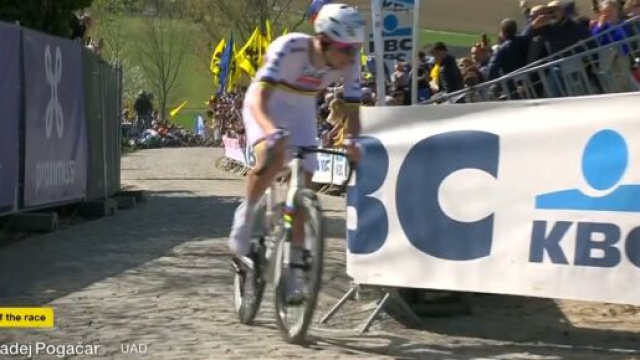 Tadej Pogacar sul Paterberg - &copy; Screenshot Eurosport