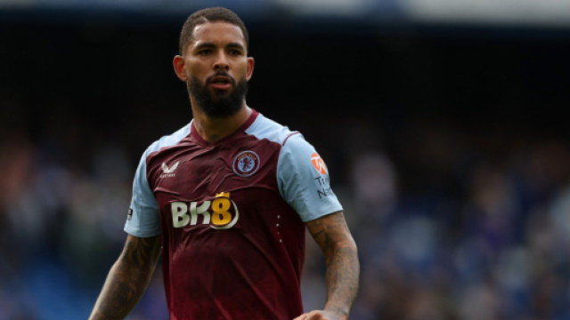 Douglas Luiz con la maglia dell'Aston Villa. Foto &copy; X/DouglasLuiz
